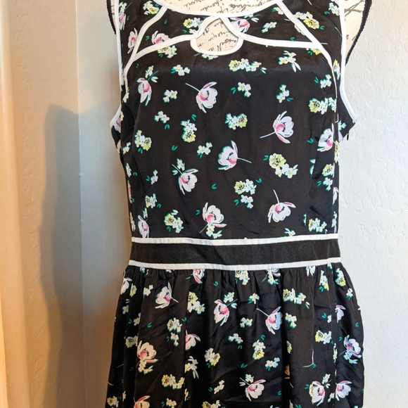 LC Lauren Conrad Dresses & Skirts - Lauren Conrad Sleeveless Floral Dress Size 14